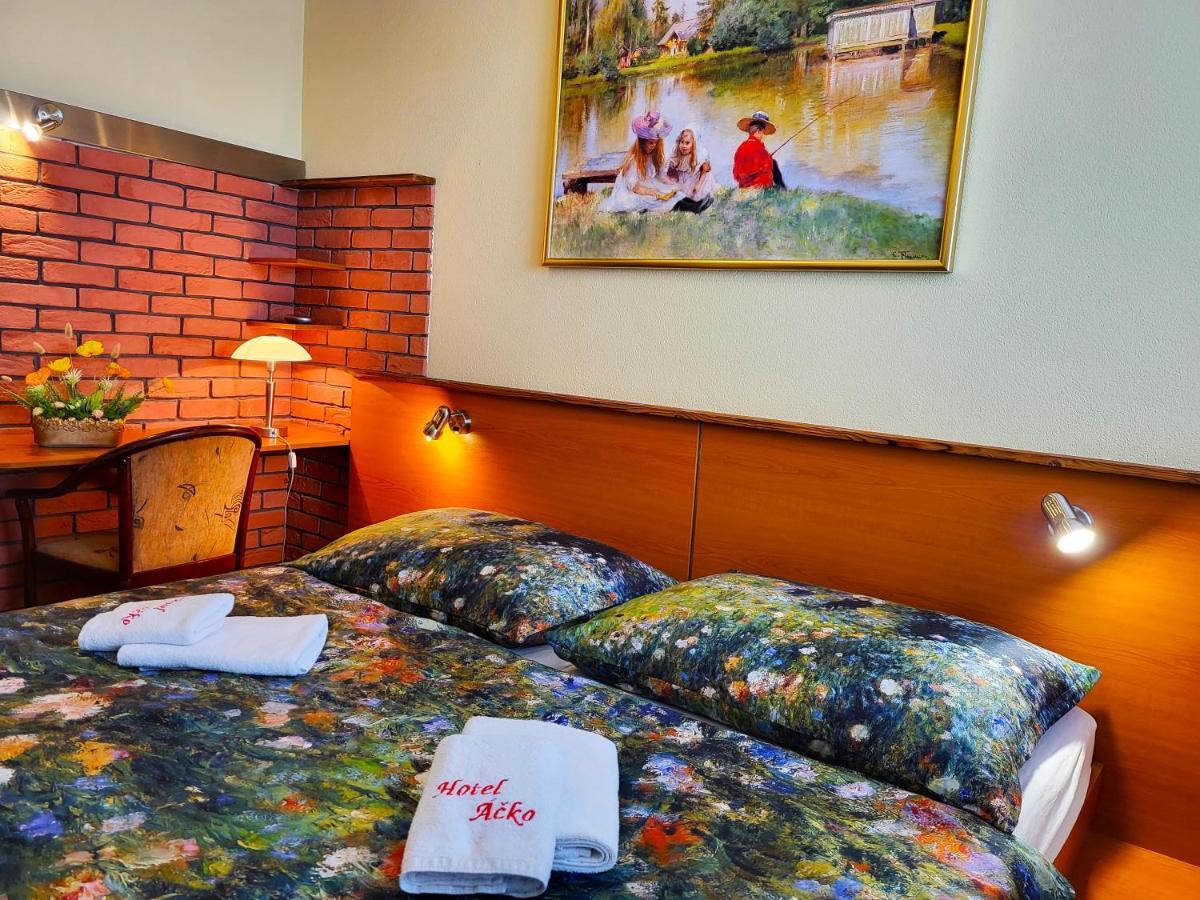 Hotel Acko 루좀베로크 외부 사진