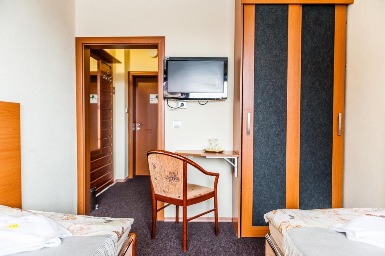 Hotel Acko 루좀베로크 외부 사진