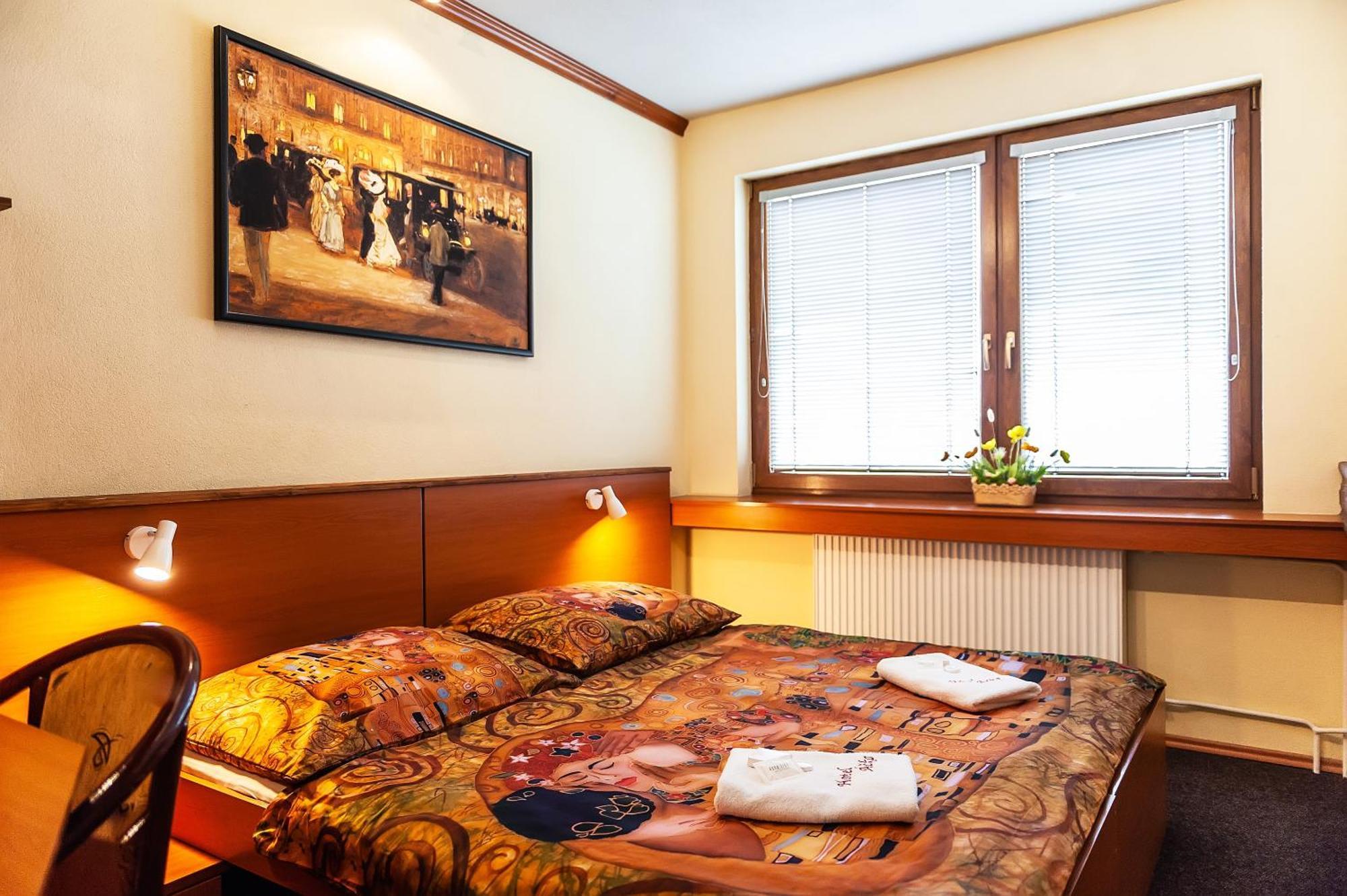 Hotel Acko 루좀베로크 외부 사진