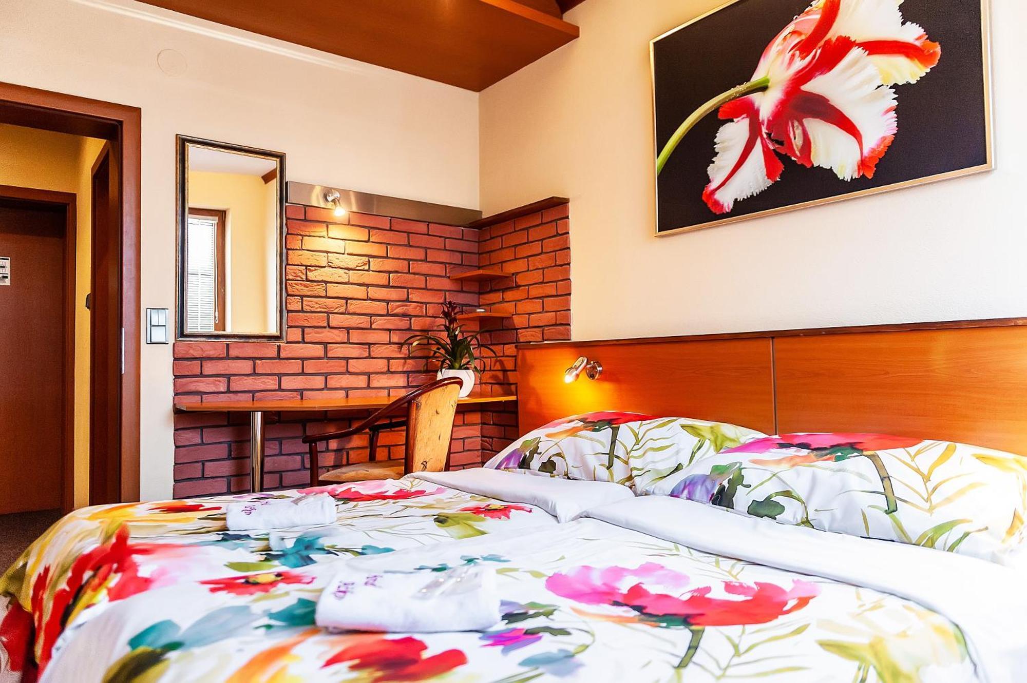 Hotel Acko 루좀베로크 외부 사진