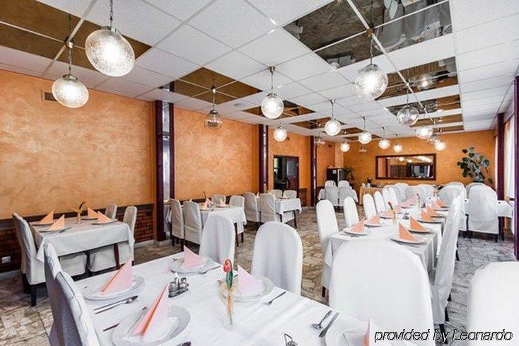 Hotel Acko 루좀베로크 외부 사진
