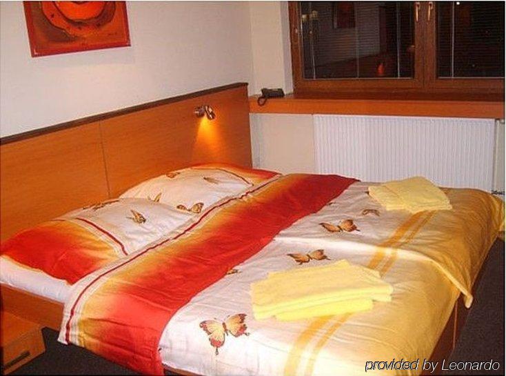 Hotel Acko 루좀베로크 외부 사진