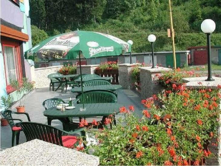 Hotel Acko 루좀베로크 외부 사진